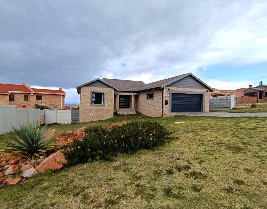4 Bedroom Property for Sale in Wavecrest Eastern Cape